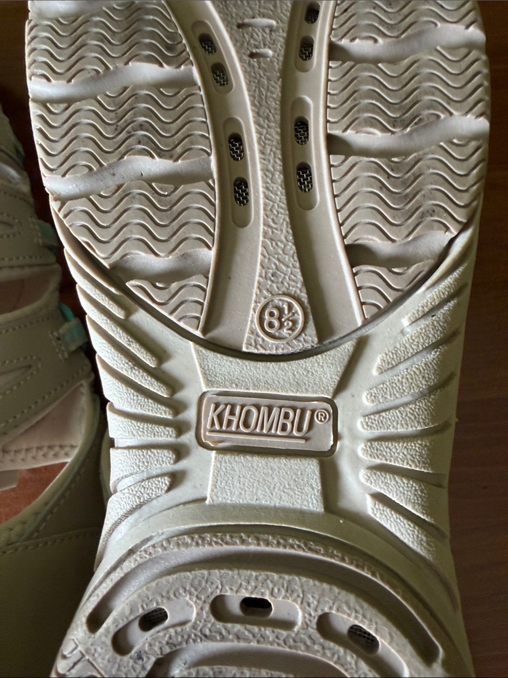 Ladies Khombu Athletic Sandals - Picture 7 of 8